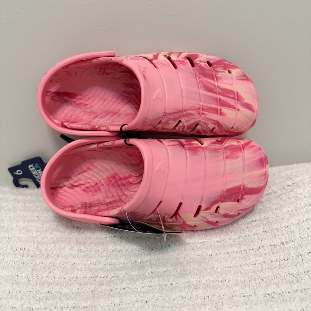 Pink Marble Slip-On Clogs for Women - Lightweight Comfort